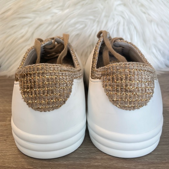 Authentic Chanel Tweed/Leather Interlocking CC Logo Sneakers - Picture 7 of 16